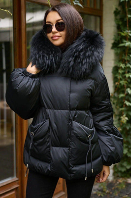 Пуховик с мехом и капюшоном Пуховик с мехом и капюшоном