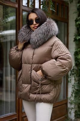 Женский зимний пуховик Vo tarun с мехом енота