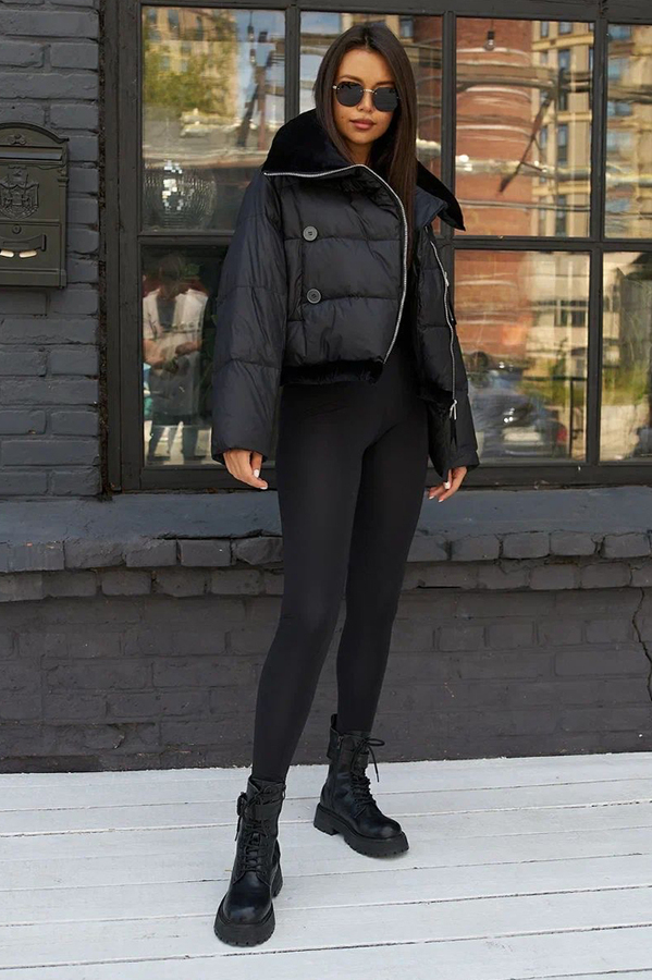 Короткий пуховик без меха черный