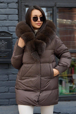 Удлиненный пуховик женский с мехом песца