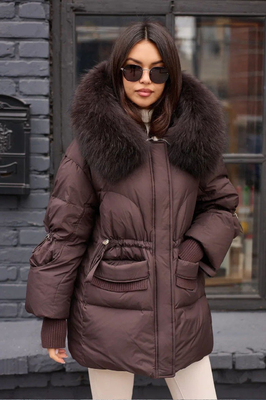 Теплый женский пуховик зимний с мехом на капюшоне