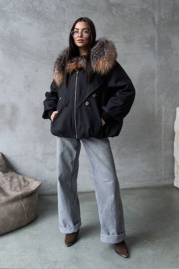 Стильный пуховик с чернобуркой внутри черный