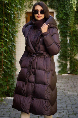 Приталенный пуховик 2025-2026 коричневый